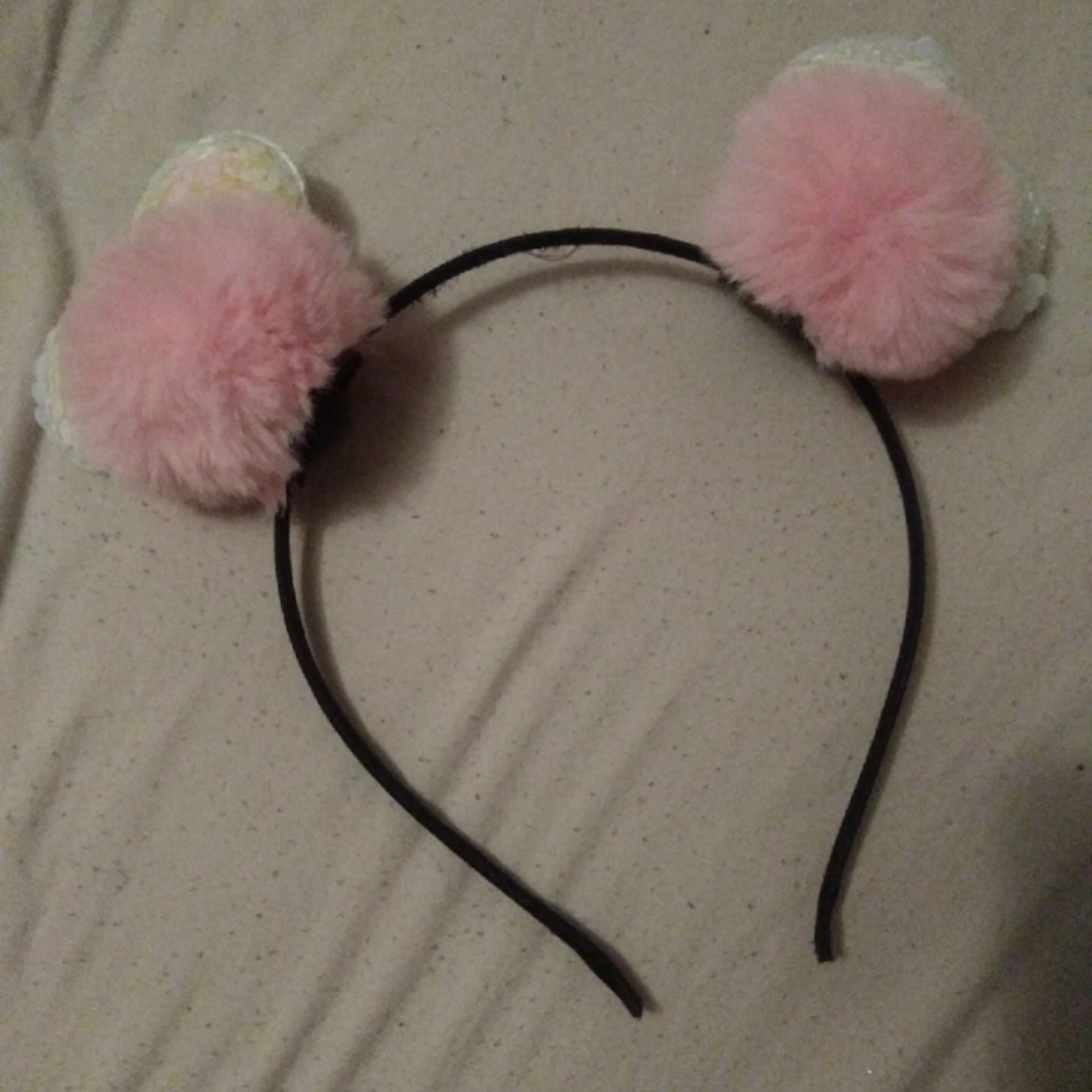 Puff ball headband
